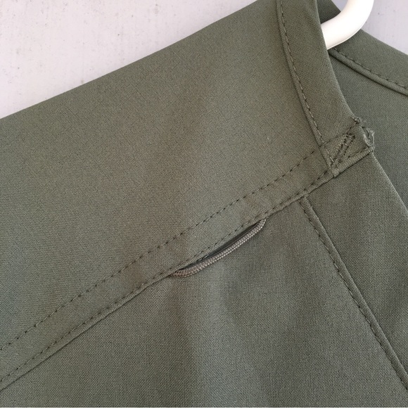 WonderWink Renew Women's Size M Modern Fit Scrub Top Olive Green Stretch Pockets - Picture 6 of 8